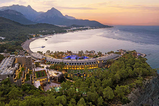 Antalya Kemer 1 Antalya Kemer’de tadilat yapan ustalar ve modern villa yenileme çalışması