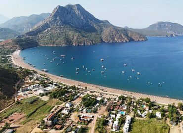 Antalya Kumluca’da villa tadilatı, mantolama ve dekorasyon hizmeti veren ustalar