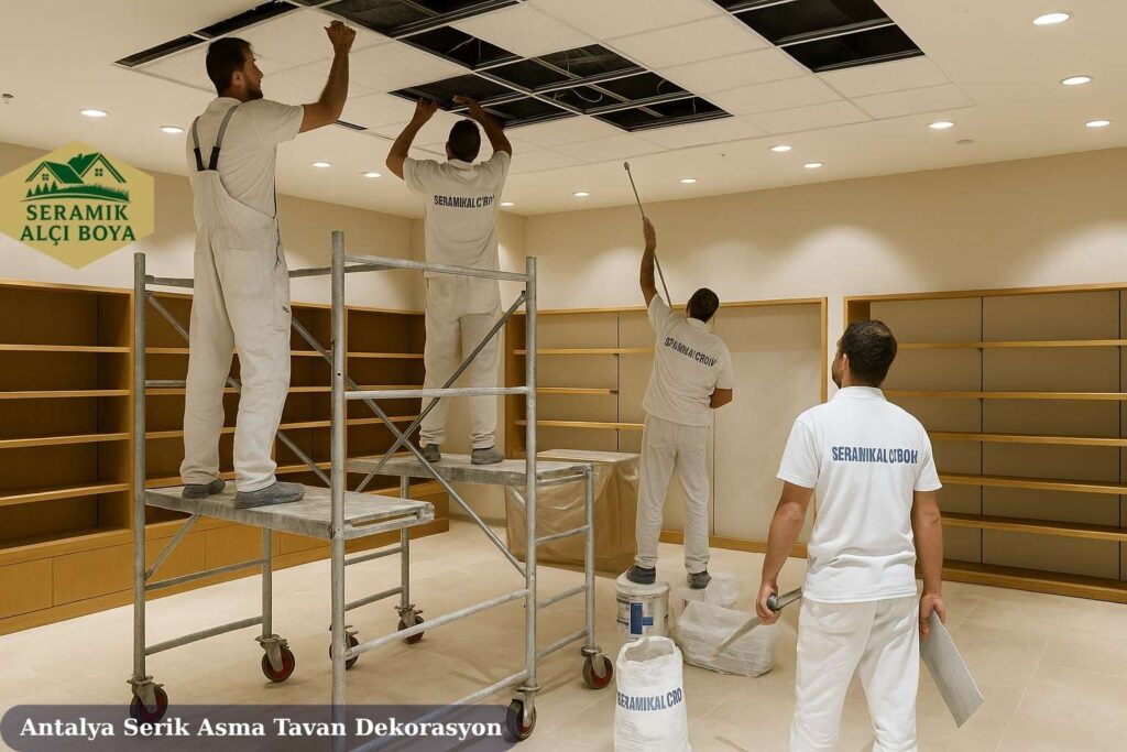 Antalya Serik Asma Tavan Dekorasyon 2025 2 Antalya Serik Asma Tavan Dekorasyon Serik’te Seramik Alçı Boya ustalarının mağaza iç mekânında gerçekleştirdiği profesyonel asma tavan montaj uygulaması